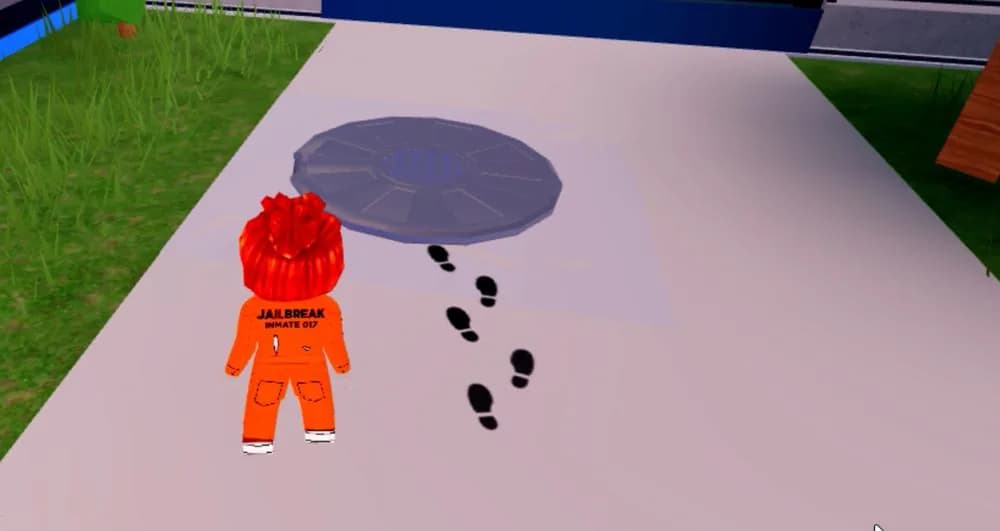 Jailbreak: следы на полу ведут персонажа к люку